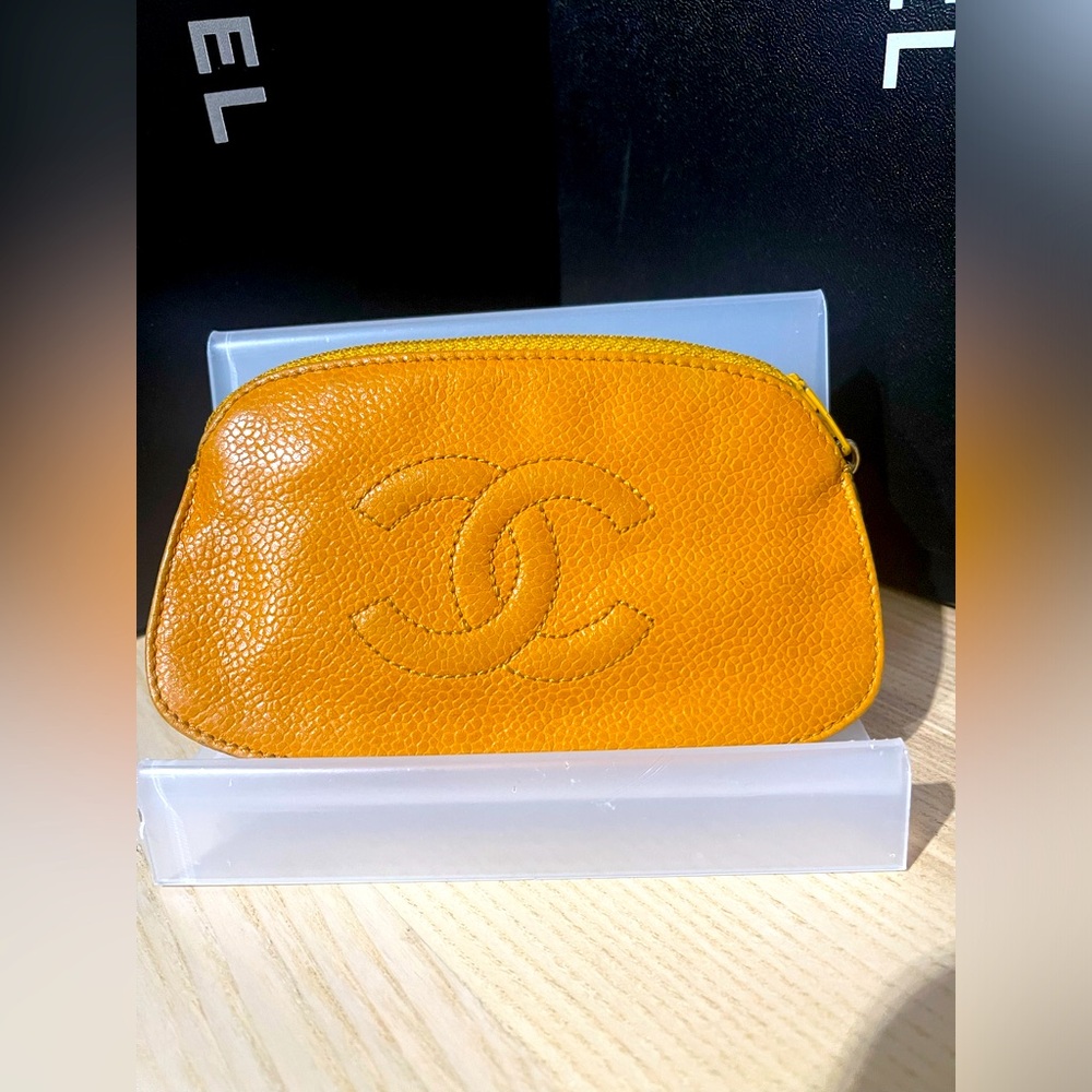 Preloved Chanel Cavier Vintage Pouch w/ chain attached.